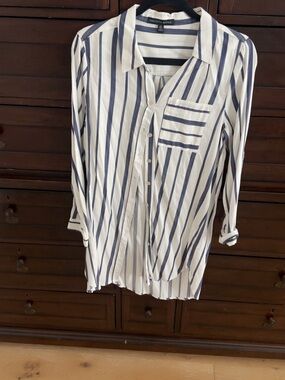 Saks Fifth Avenue White and Navy Vertical Stripe Tunic Shirt